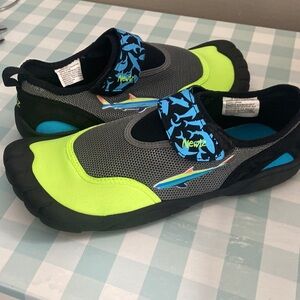 Excellent Condition Velcro Water Shoes with Sock-Like Fit Size 6